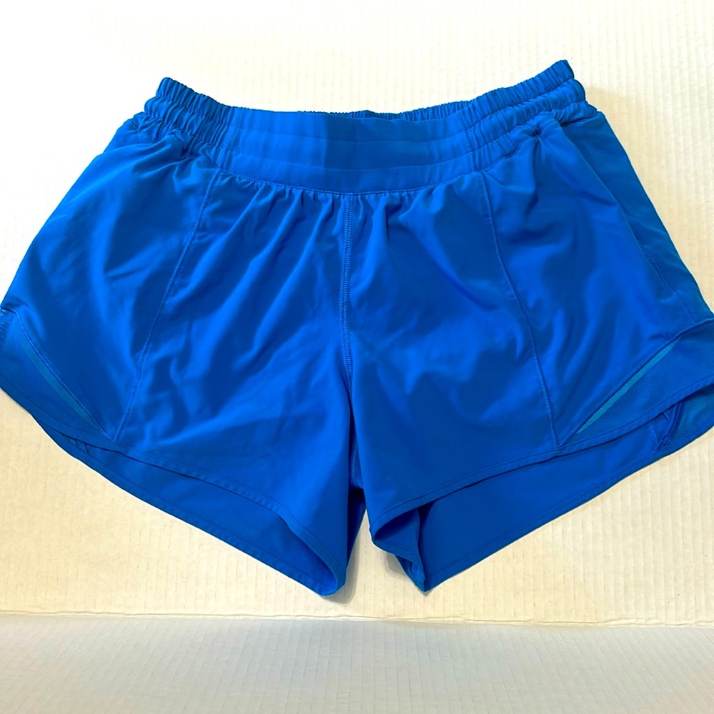 Lululemon Hotty Hot Low-Rise Lined Short 4” (8)